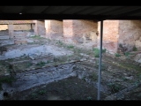 01365 ostia - regio ii - insula xi - fullonica (ii,xi,1) - halle mit basins - ostseite - 01-2024.jpg